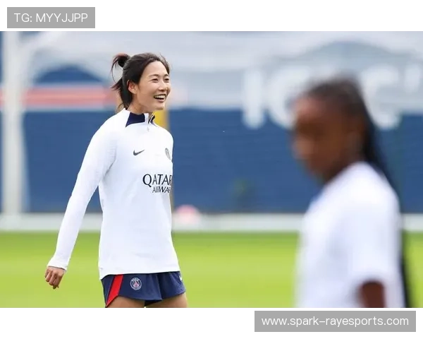 女足球星莉娜的成长历程与辉煌成就揭秘 女足球星莉娜的成长历程与辉煌成就揭秘